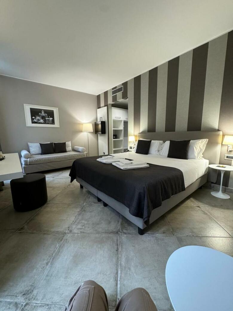Hotel Etnea 454   Catania Luxury Rooms
