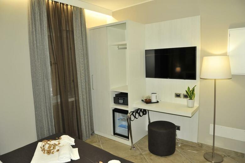 Hotel Etnea 454   Catania Luxury Rooms