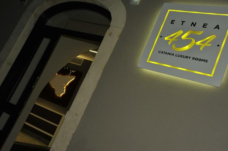 Hotel Etnea 454   Catania Luxury Rooms