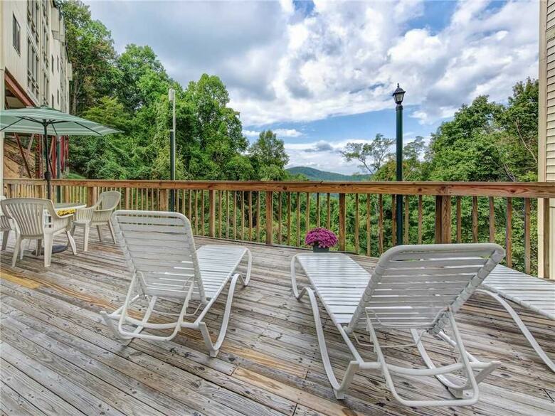 Ski View Mountain Resort 305 - Two Bedroom Condo