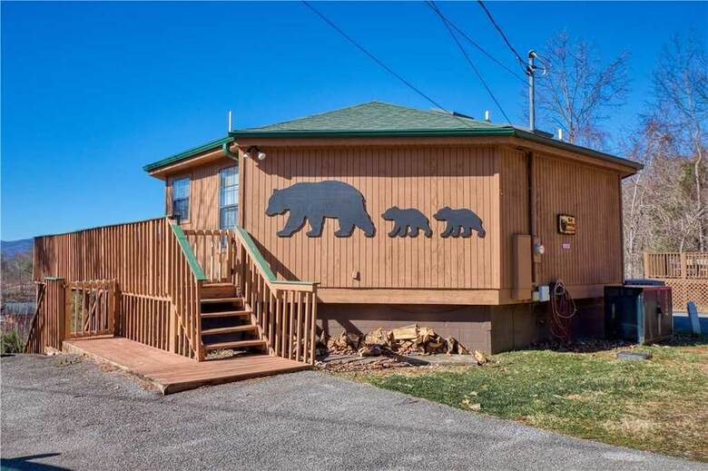 Bear Crossing - Two Bedroom Cabin
