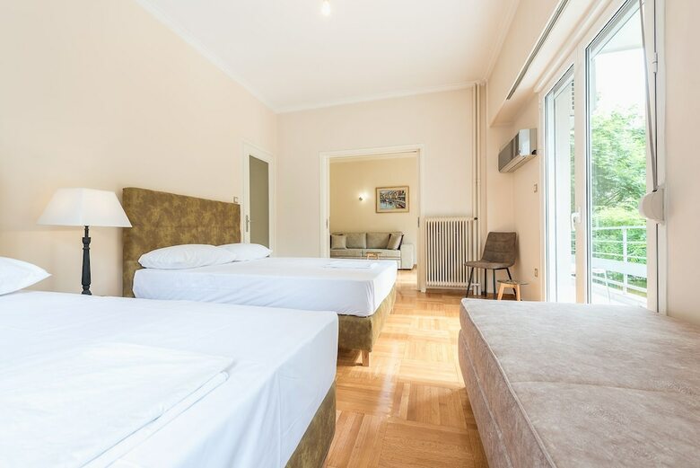 Victoria Familia Apartments