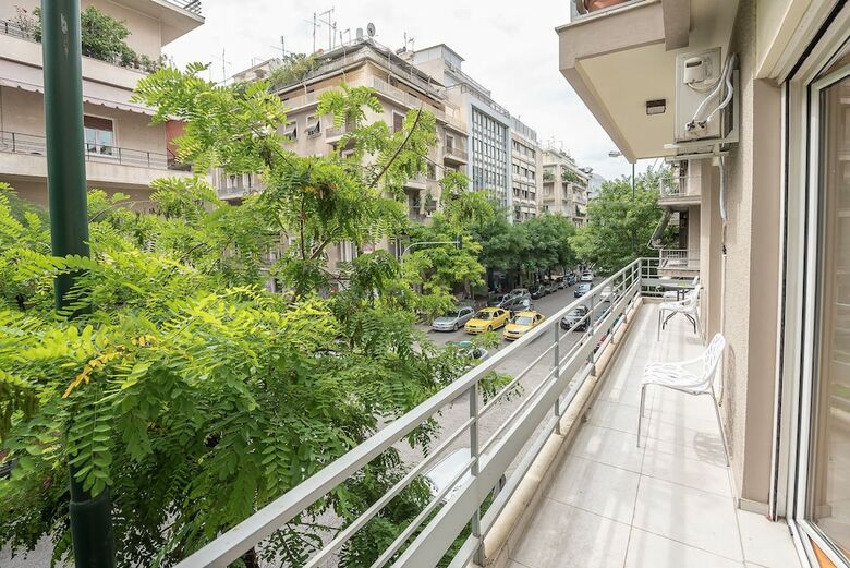 Victoria Familia Apartments