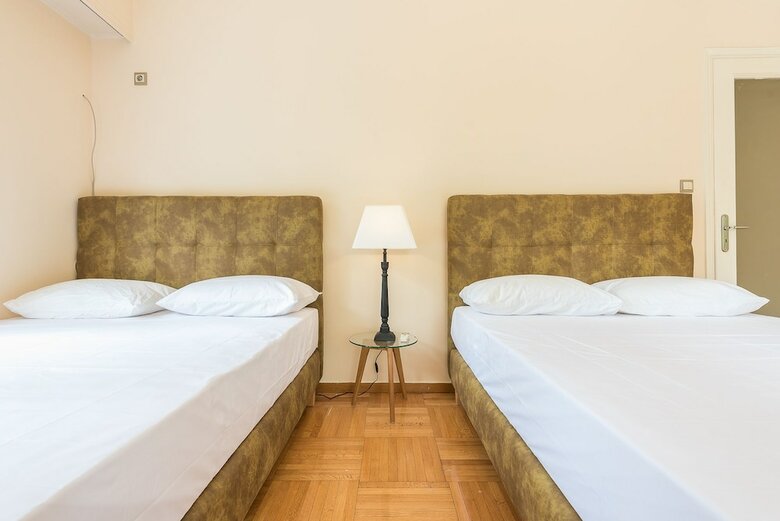 Victoria Familia Apartments