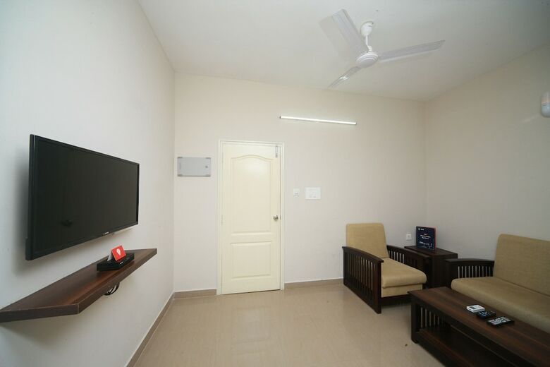 Hotel Oyo 27660 Aptin Vanila Suites