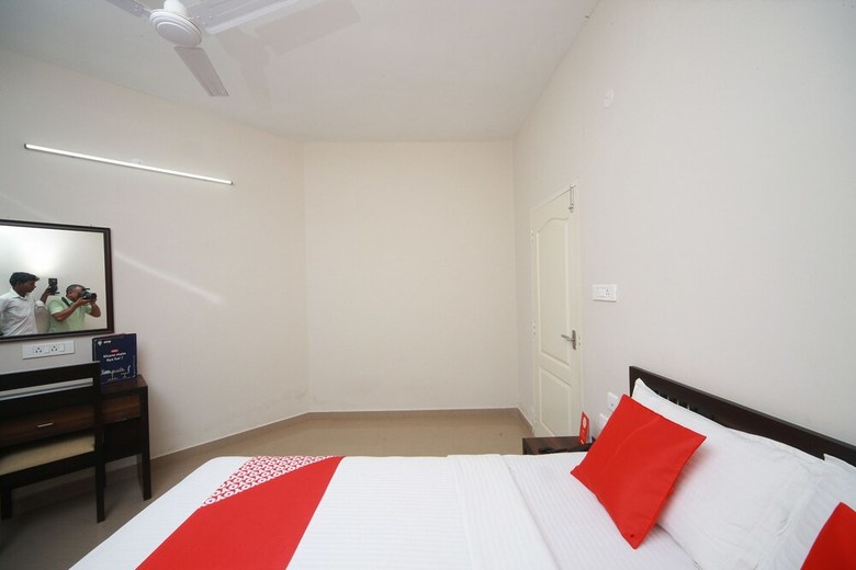 Hotel Oyo 27660 Aptin Vanila Suites