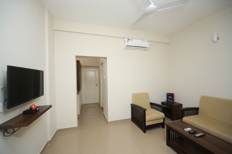 Hotel Oyo 27660 Aptin Vanila Suites