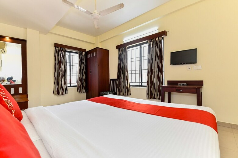 Hotel Oyo 1400 Cochin Metro