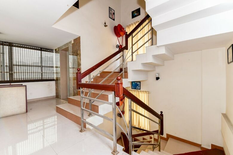 Hotel Oyo 1400 Cochin Metro