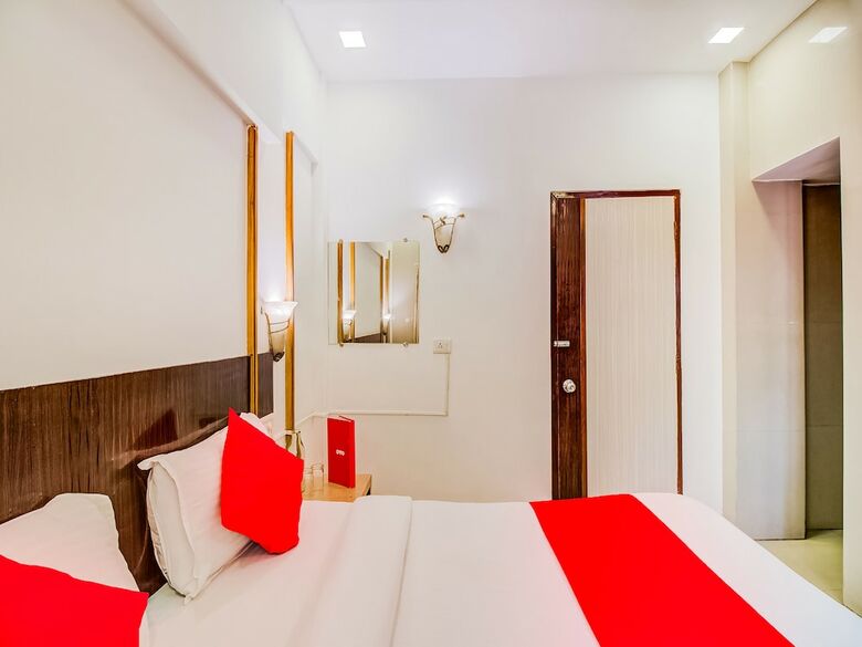 Oyo Flagship 19825 Hotel Panchratna