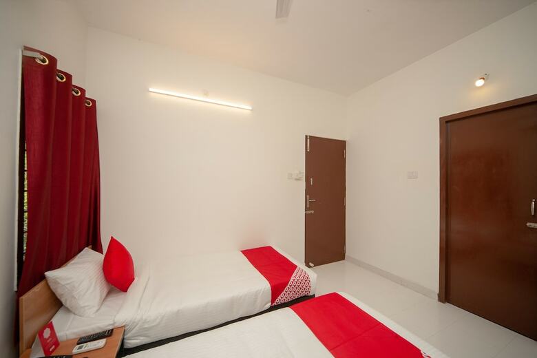 Hotel Oyo 24052 Flagship Covelong Residency