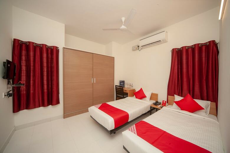 Hotel Oyo 24052 Flagship Covelong Residency