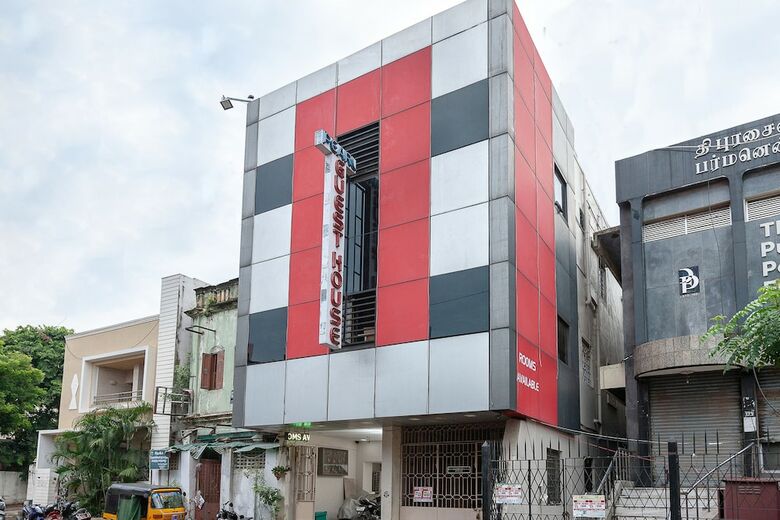 Hotel Oyo 17157 Pearl Guest House