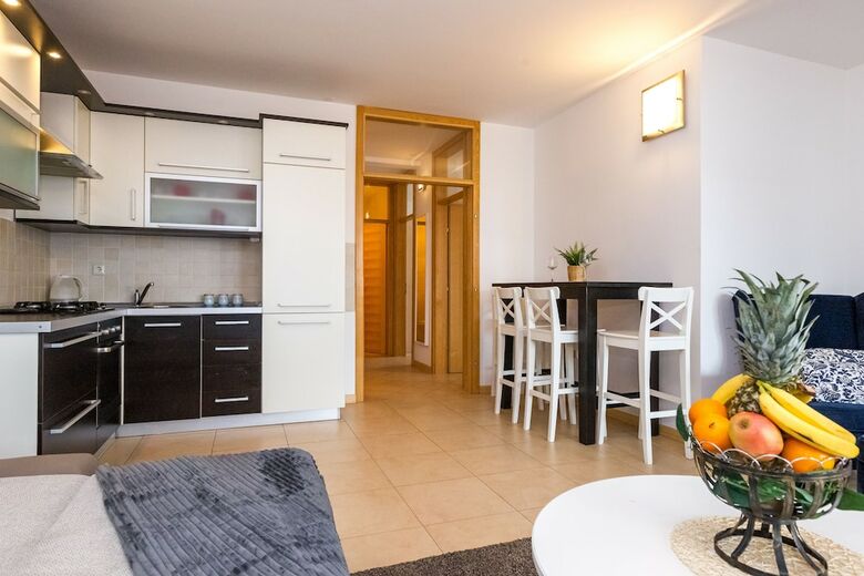 Maru Apartments