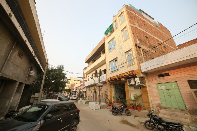 Oyo 24220 Hotel Bohra International