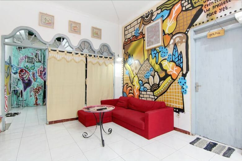 Hotel De'oplet Homestay & Gallery