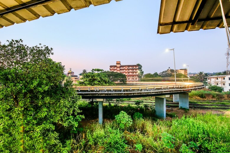 Hotel Oyo 23035 Srinivas Residency