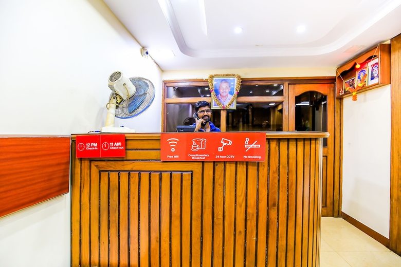 Hotel Oyo 23035 Srinivas Residency