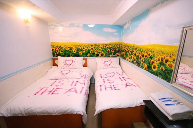 Hotel Hk Nathan House