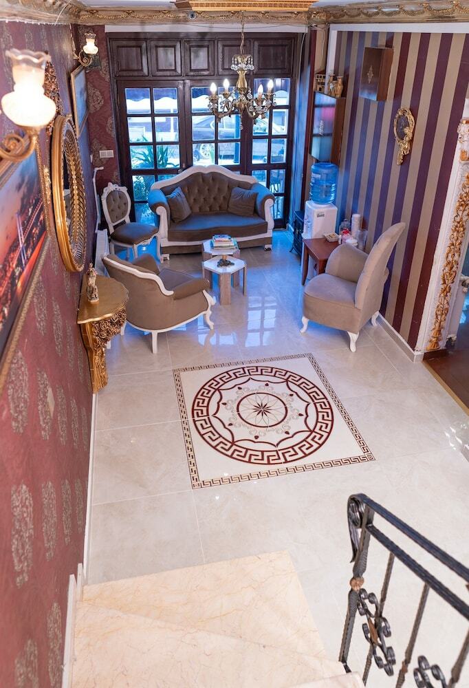 Apex Hotel