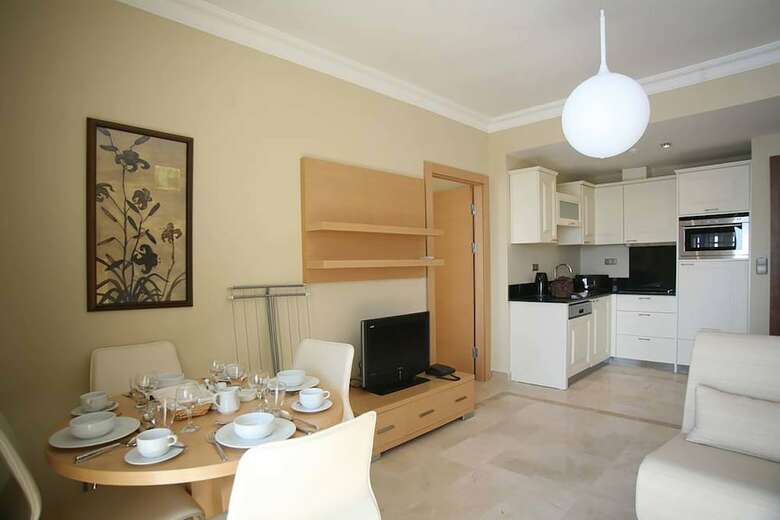 Apartment 1 Bedroom In Goldcity