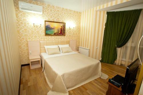 Golden House Hotel