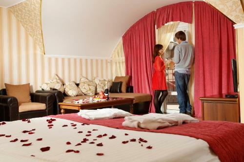 Golden House Hotel