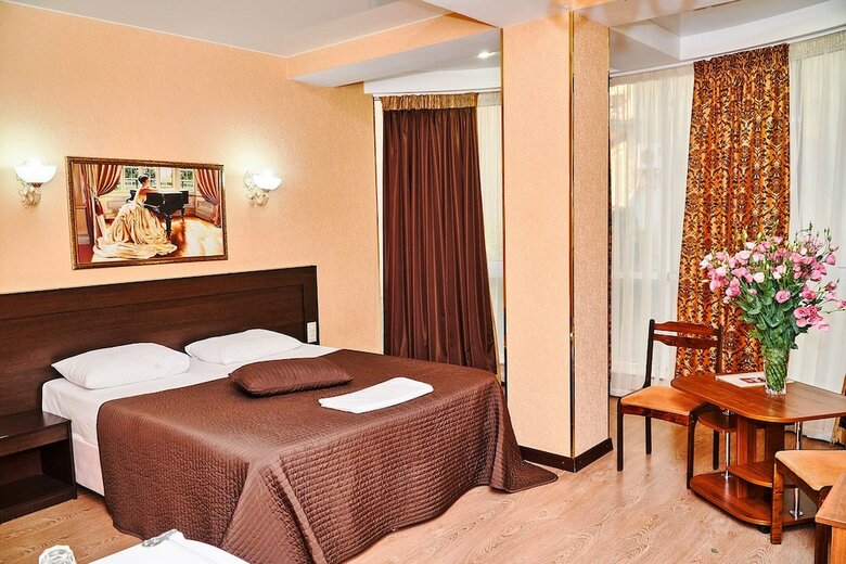 Golden House Hotel