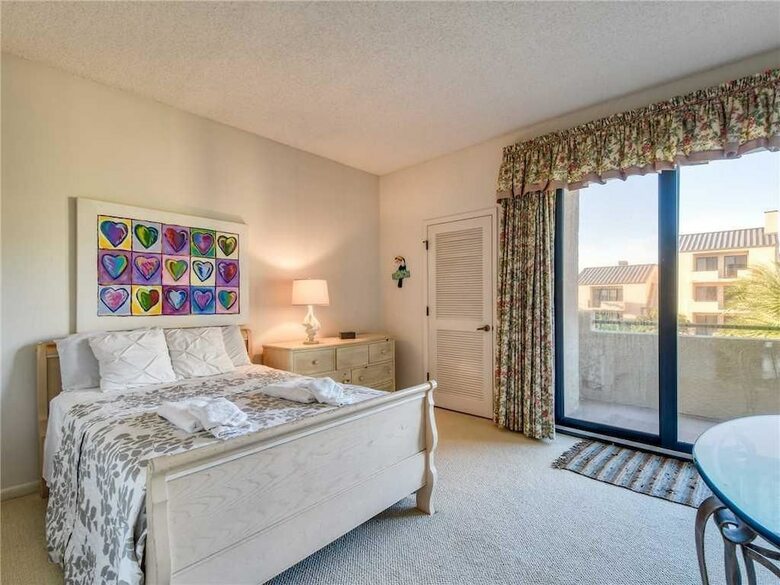 Spinnakers Reach 704 - Four Bedroom Condo