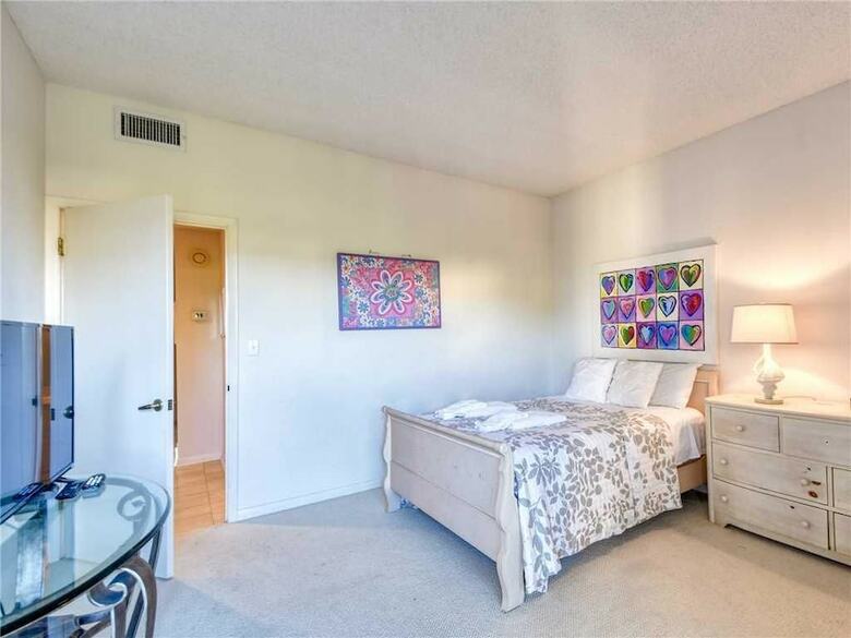 Spinnakers Reach 704 - Four Bedroom Condo