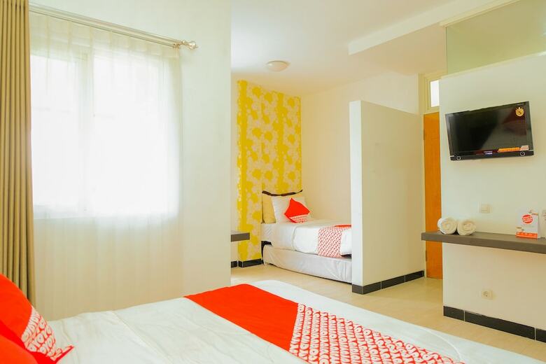 Hostal Oyo 354 32 Guest House