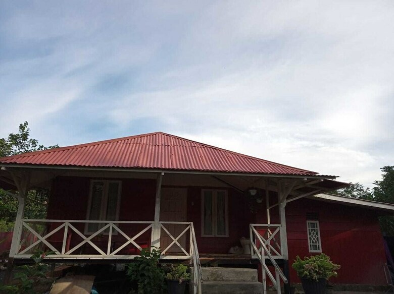 Bed & Breakfast Pondok Oma Surf Simeulue