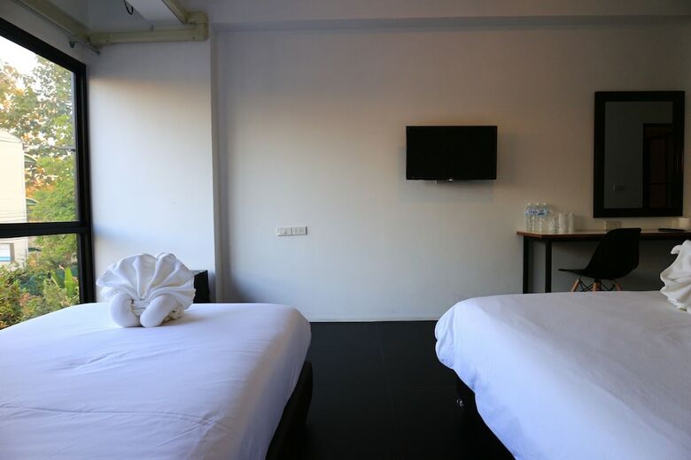 Azz Hotel