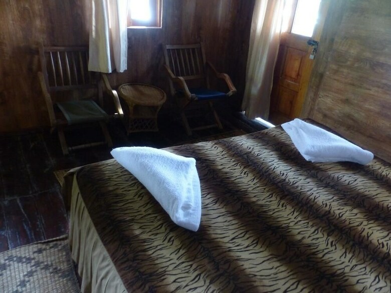 Hotel Supreme Adventure Park Bunyonyi