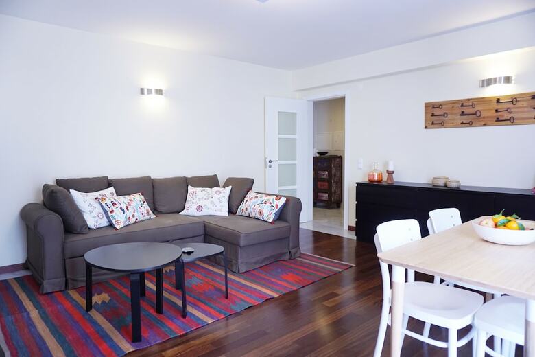The Bonsai Apartment At Glamorous Chiado