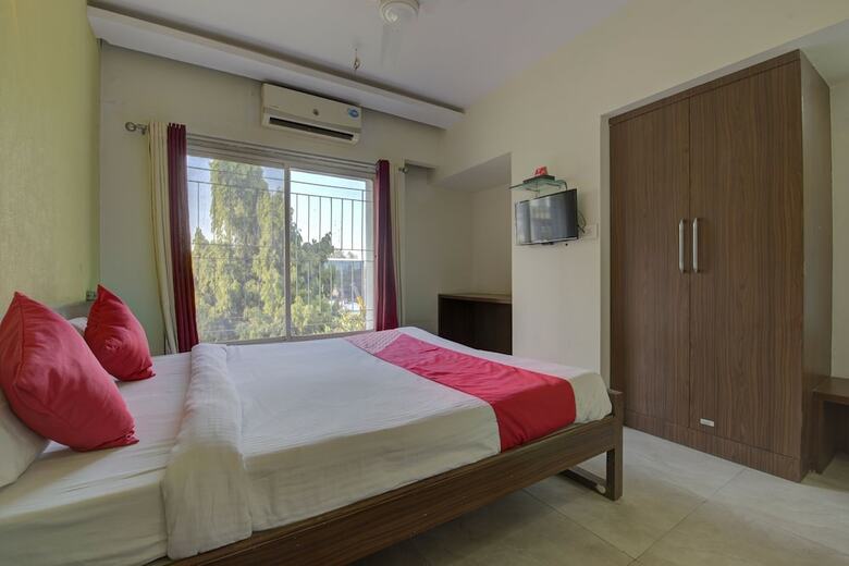 Oyo 24981 Hotel Ashwamedh Residency