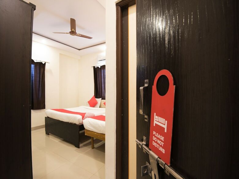 Hotel Oyo 26467 Sumiran Plaza