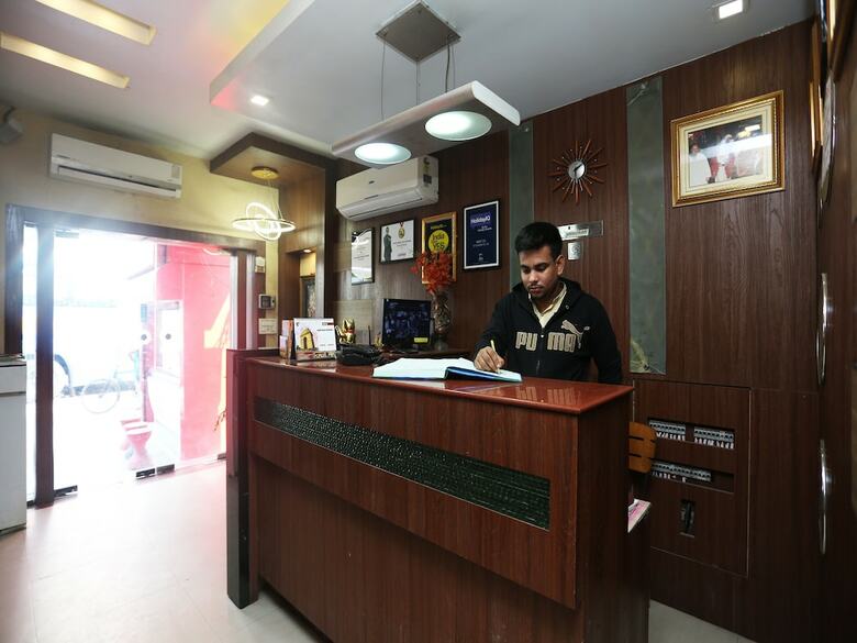 Oyo 26968 Hotel Aditya International