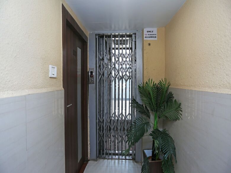 Oyo 26968 Hotel Aditya International