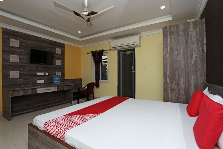 Oyo 24971 Hotel South City