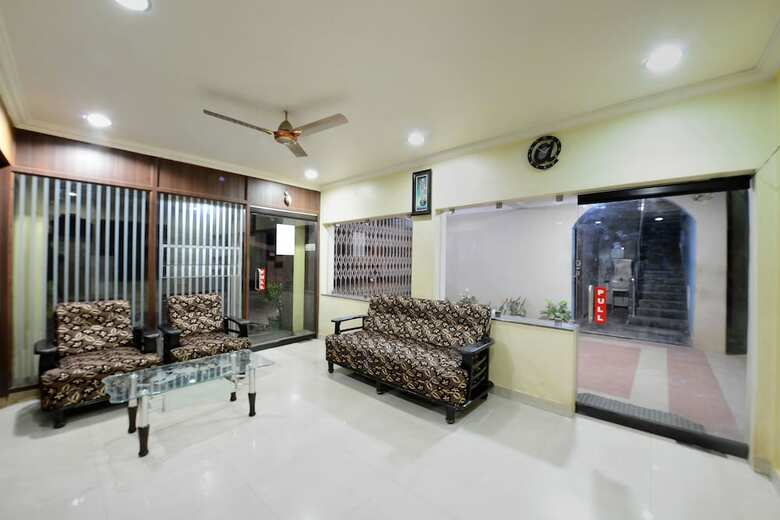 Hotel Oyo 22499 Vishnu Residency