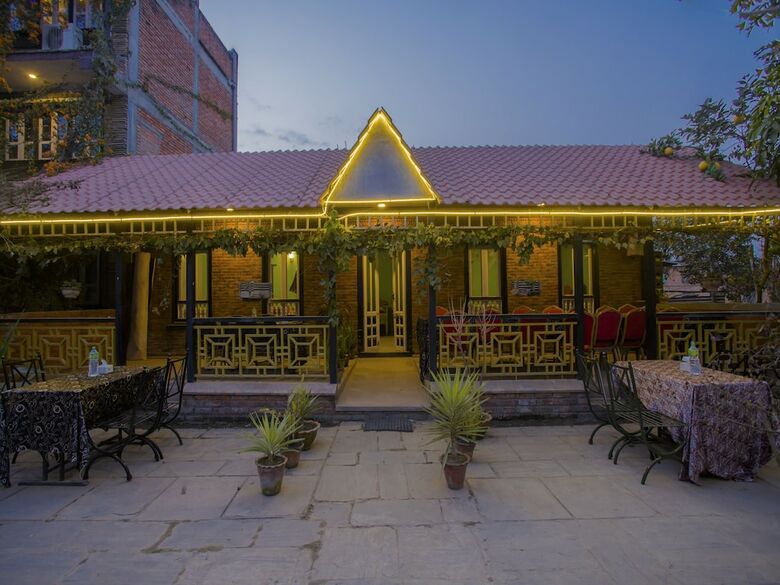 Hotel Oyo 280 Hob Nob Garden Resort