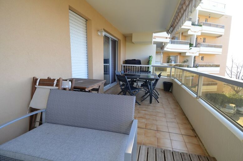 Spacious Apartment 5 Persons With Swimming-pool And Terrace Nice West