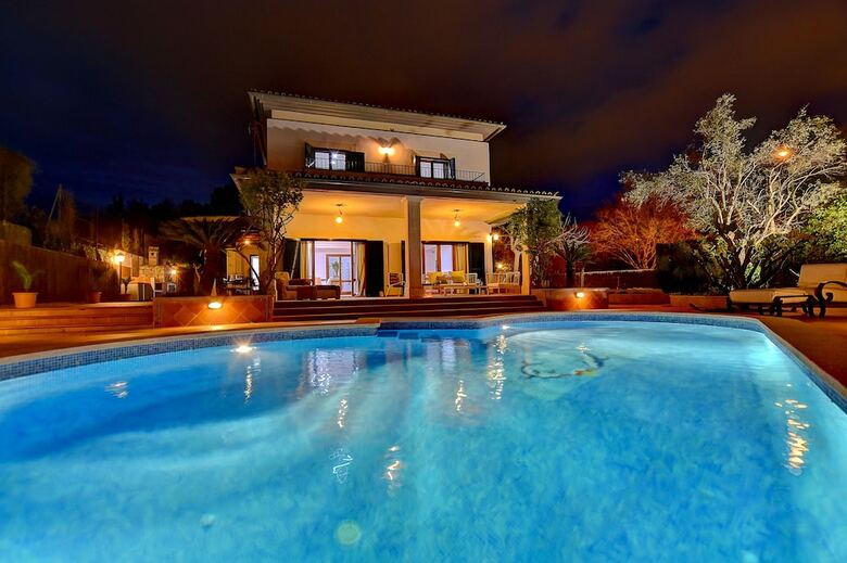 Arabella - Villa Con Piscina