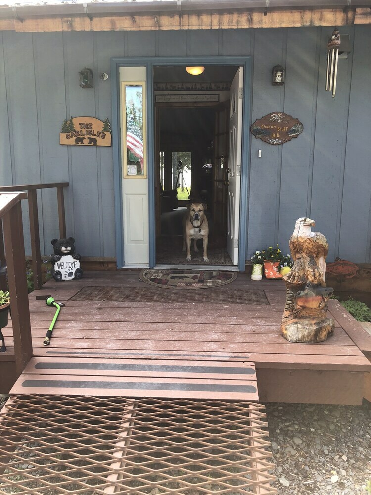 Bed & Breakfast Ocean Bluff B & B
