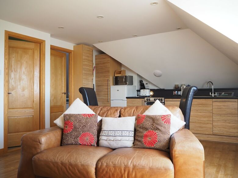 Decca Apartments