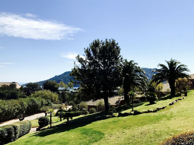 Villa Avec Vue Sur Baie de Santa Giulia