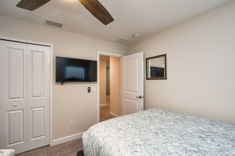 Storey Lake- 6 Bedroom Pool Home- 1655st