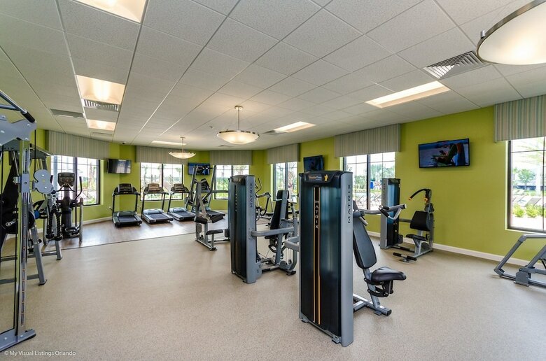 Storey Lake- 6 Bedroom Pool Home- 1655st