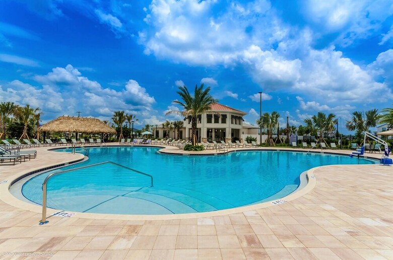 Storey Lake- 6 Bedroom Pool Home- 1655st